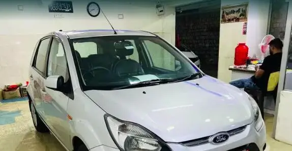 Ford Figo 1.2P TITANIUM MT 2010