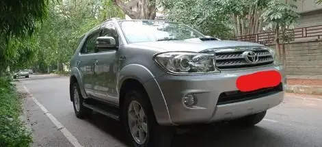 Toyota Fortuner 3.0 4X4 MT 2010