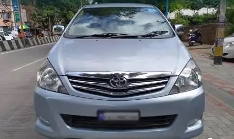 Toyota Innova 2.5 V 7 STR 2010
