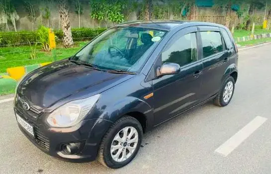 Ford Figo 1.5D TITANIUM MT 2014
