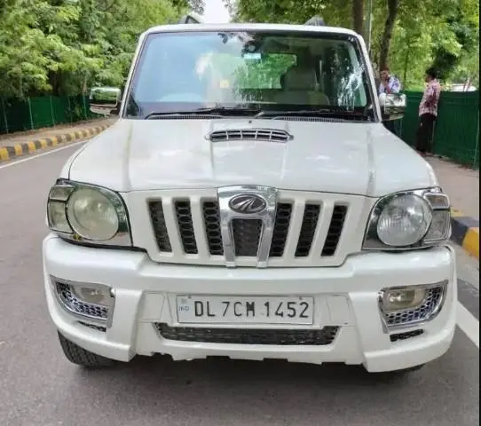 Mahindra Scorpio SLE BS IV 2013