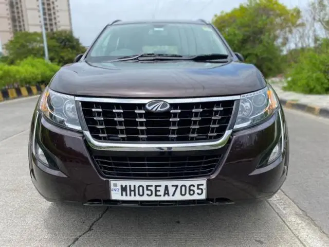 Mahindra XUV500 W11 (O) 2019