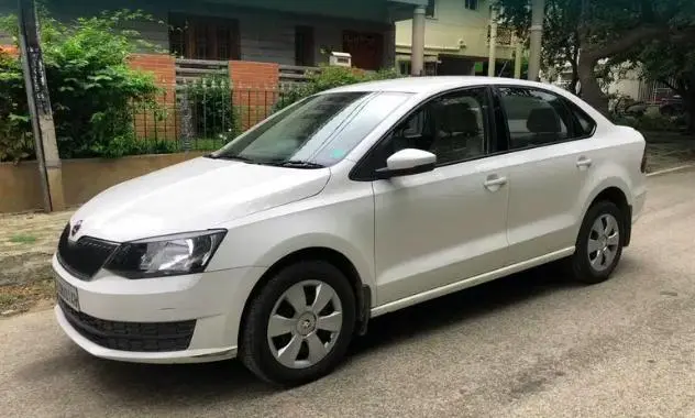 Skoda Rapid 1.6 MPI AMBITION 2017