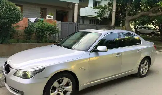 BMW 5 Series 520d 2010