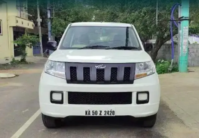 Mahindra TUV300 T4 Plus 2018