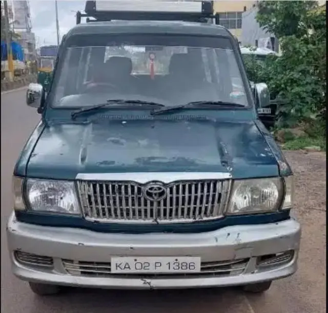 Toyota Qualis GST D3 2000