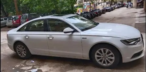 Audi A6 2.0 TDI PREMIUM 2012