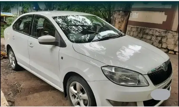Skoda Rapid ELEGANCE 1.6 TDI MT 2013