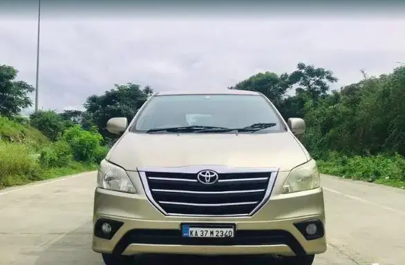 Toyota Innova 2.5 G 8 STR BS III 2007