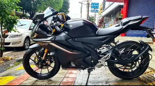 Yamaha YZF-R15 V4 Dark Knight 2022