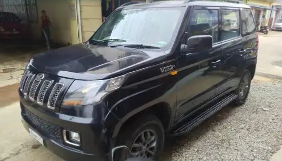 Mahindra TUV300 T10 2017