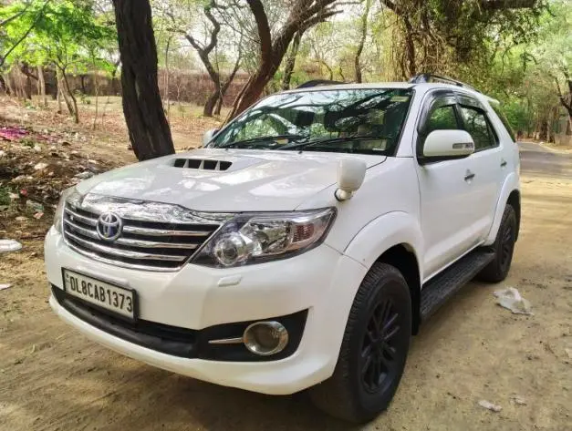 Toyota Fortuner 3.0 4x2 MT 2012
