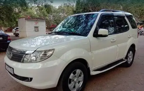 Tata Safari Storme LX 2013