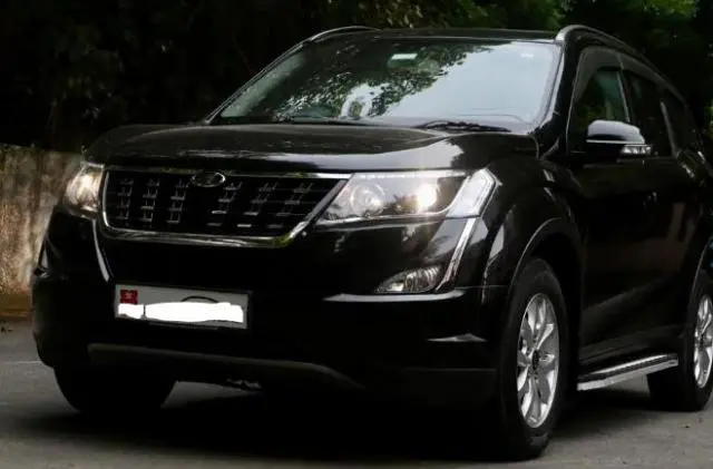 Mahindra XUV500 W9 AT 2018
