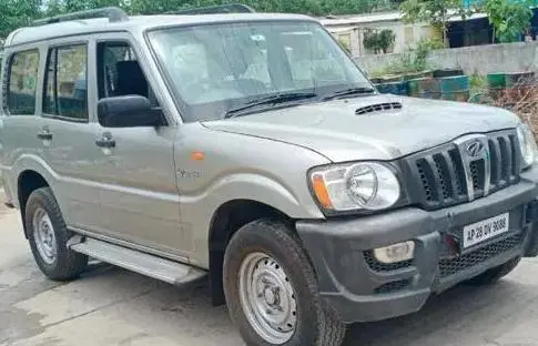 Mahindra Scorpio SLE 7S BSIV 2013