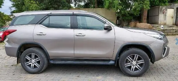 Toyota Fortuner 2.8 4x2 AT 2018