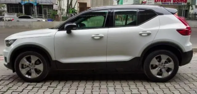 Volvo XC40 D4 Momentum 2019