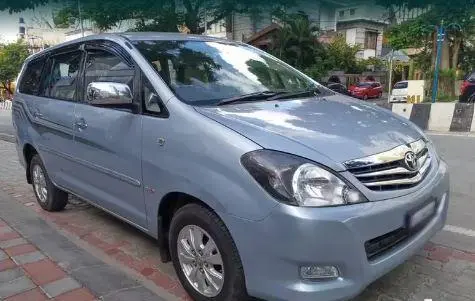Toyota Innova 2.5 V 7 STR 2010