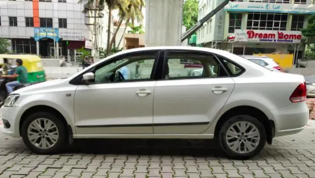 Volkswagen Vento 1.2 TSI Highline AT 2015