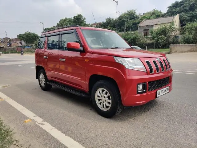 Mahindra TUV300 T8 2017