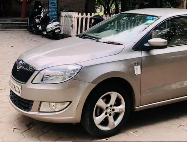 Skoda Rapid 1.6 MPI AMBITION AT 2015