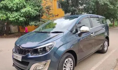 Mahindra Marazzo M4 8 STR 2018