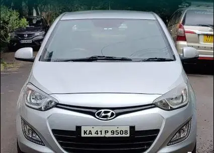 Hyundai i20 Sportz 1.2 (O) 2013