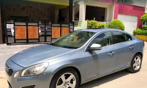 Volvo S60 Summum T6 2011