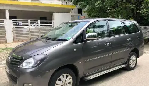 Toyota Innova 2.5 V 8 STR 2009