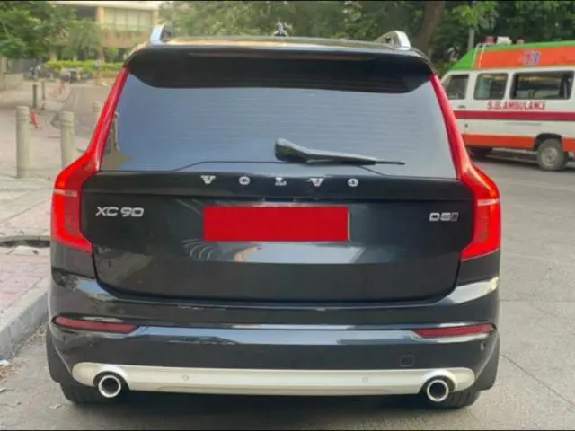 Volvo XC90 Momentum Luxury 2016