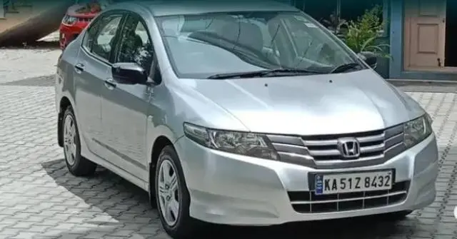 Honda City E i-VTEC 2010