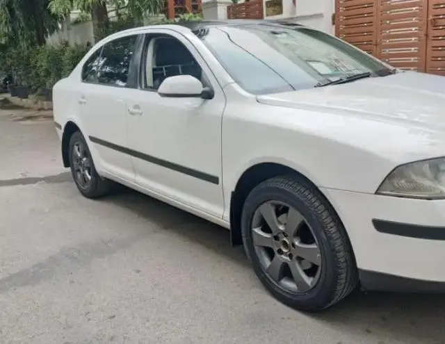 Skoda Laura AMBIENTE 1.9 TDI MT 2008