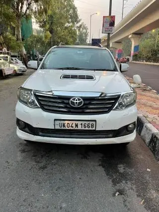 Toyota Fortuner 2.8 4x2 AT 2012