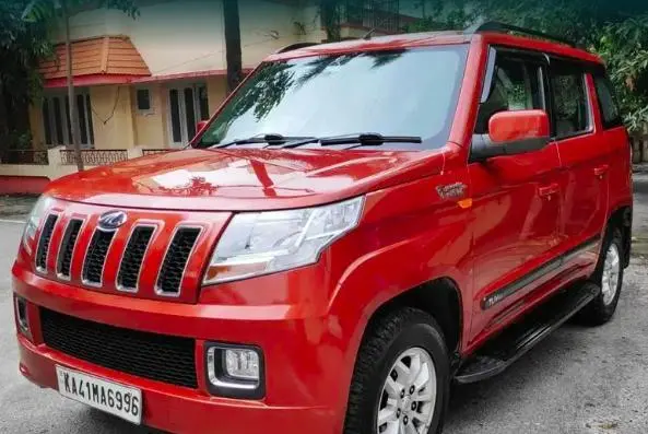 Mahindra TUV300 T8 2016
