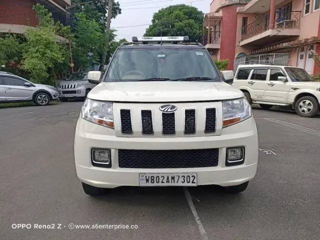 Mahindra TUV300 T8 2018