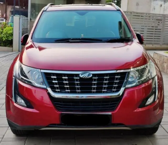 Mahindra XUV500 W9 2018