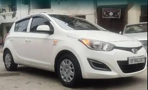 Hyundai i20 Magna 1.2 (O) 2012