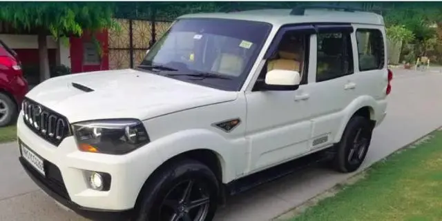 Mahindra Scorpio S6 Plus 2015