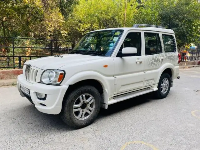 Mahindra Scorpio VLX 4WD AIRBAG AT BS III 2012