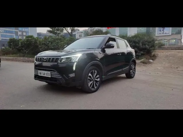 Mahindra XUV300 W8 (O) Diesel BS6 2020