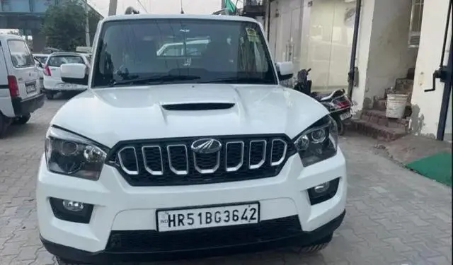 Mahindra Scorpio S6 Plus 2015