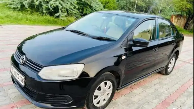 Volkswagen Vento Comfortline Petrol 2011