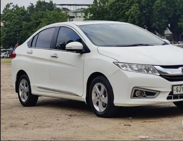 Honda City V i-DTEC 2015