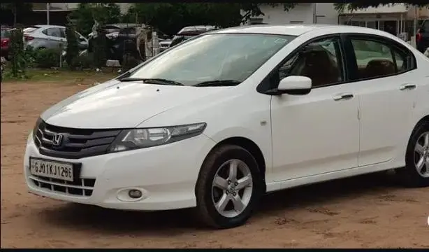 Honda City 1.5 V AT 2011