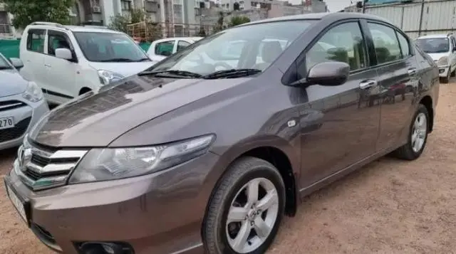 Honda City S i-VTEC AT 2013