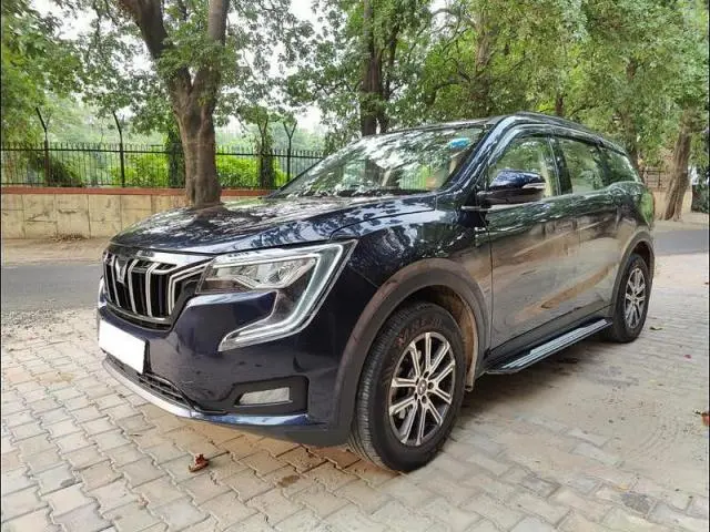 Mahindra XUV700 AX 7 Petrol AT 7 STR 2021