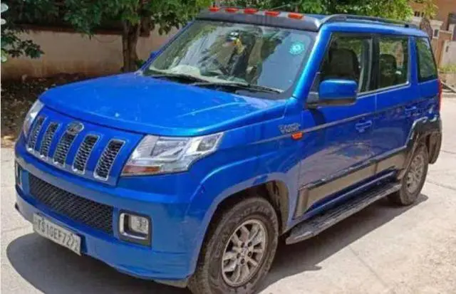 Mahindra TUV300 T8 AMT 2015