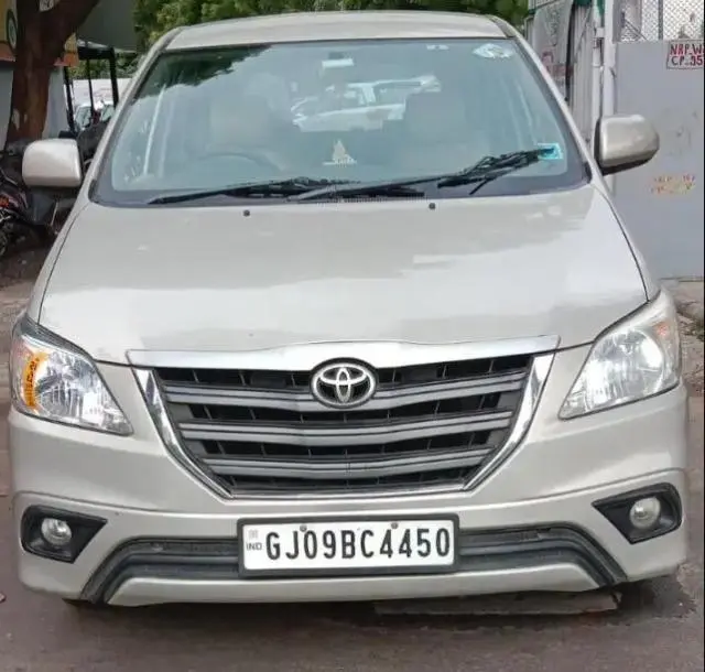 Toyota Innova 2.5 G 8 STR BS III 2014
