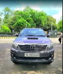 Toyota Fortuner 3.0 4X4 MT 2012
