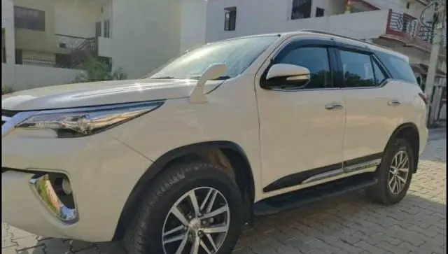 Toyota Fortuner Sportivo 4x2 AT 2017